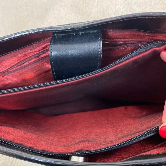 Maxx New York Tiger Print Shoulder Purse - Picture 5 of 8